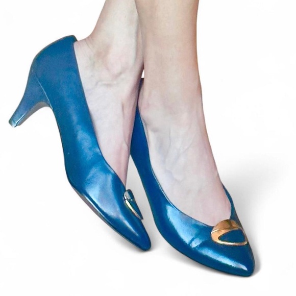 Soft Flexible by Highlights Shoes - VTG Soft Flexible by Highlights Navy Kitten Heel Pumps with Gold/Silver Accent